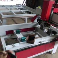 小型广告雕刻机 双色板亚克力密度板碳纤板屏风浮雕机工厂现货